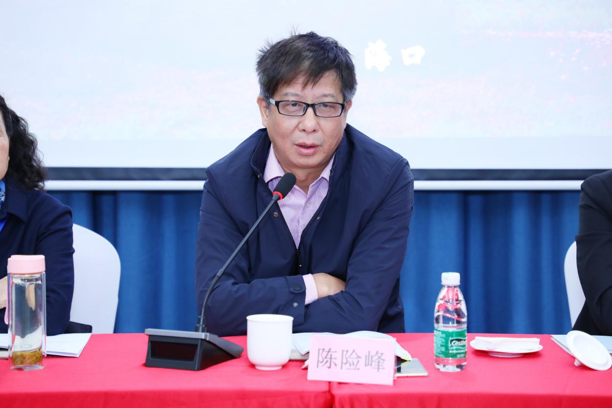 开幕式上,陈险峰副校长代表学校对各位参会人员到我校交流表示热烈的