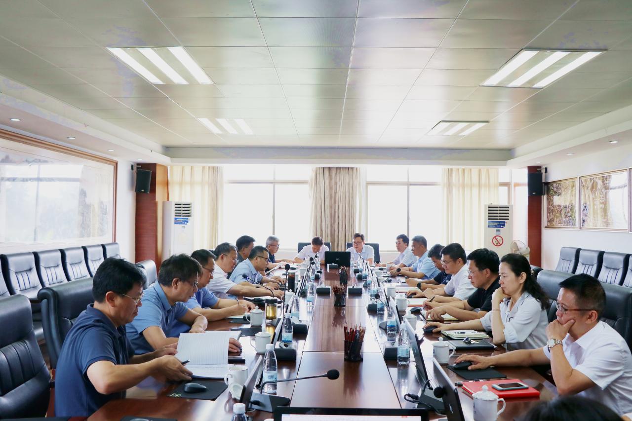 海南大学党委召开常委会暨理论学习中心组学习会议 传达学习贯彻省委书记沈晓明调研海南大学的重要讲话精神