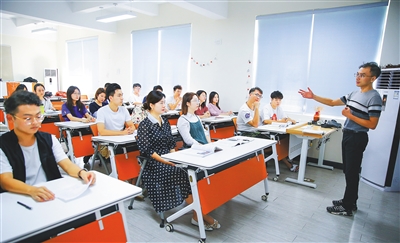 《海南日报》：高质量建设 多举措推进——海南大学坚持“人才强校”战略，打造自贸港人才聚集新高地